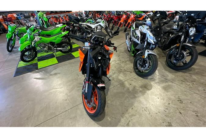 2024 990 DUKE - KTM