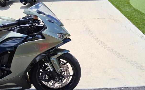 2025 Kawasaki Ninja® ZX™-6R