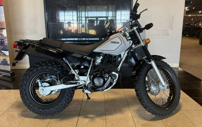 2027 Yamaha TW 200