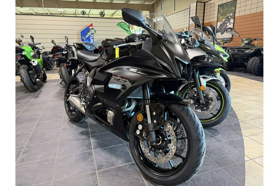 2025 Yamaha R7