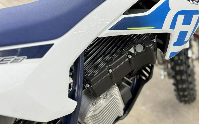 2024 Husqvarna® EE 3