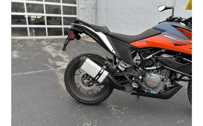 2022 KTM ADVENTURE 390