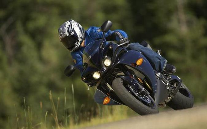 2011 YZF-R1 - Raven - Yamaha
