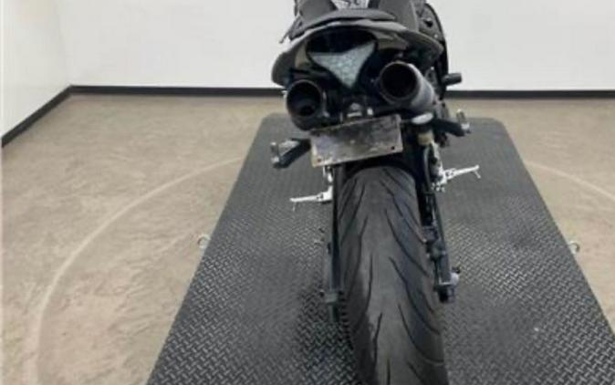 2011 YZF-R1 - Raven - Yamaha