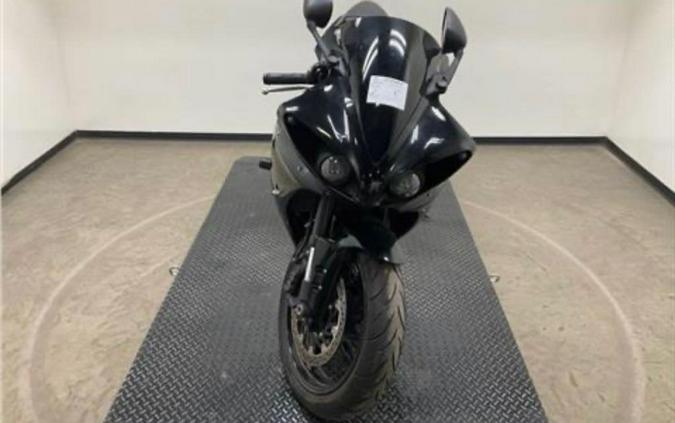 2011 YZF-R1 - Raven - Yamaha