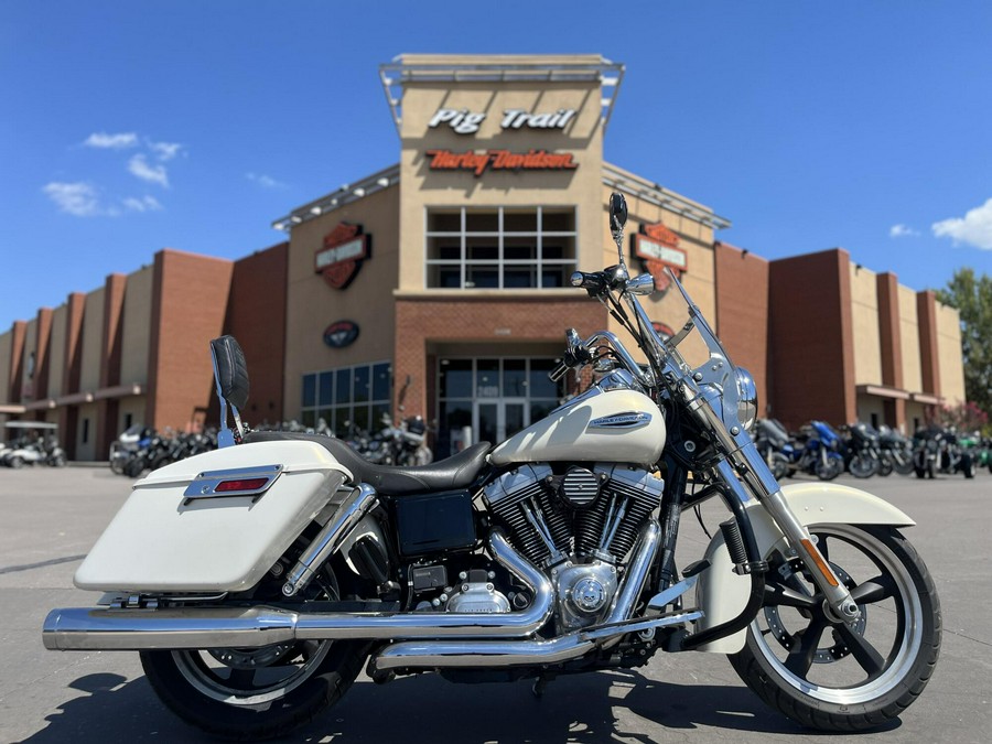 2014 Harley-Davidson® FLD Switchback™ MOROCCO GOLD 305319