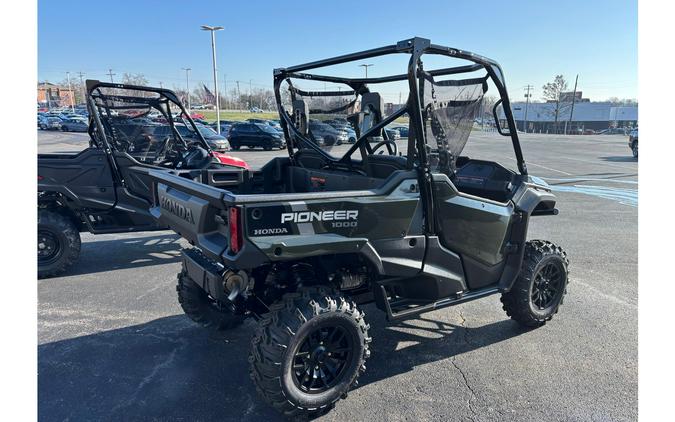 2025 Honda Pioneer 1000 Deluxe
