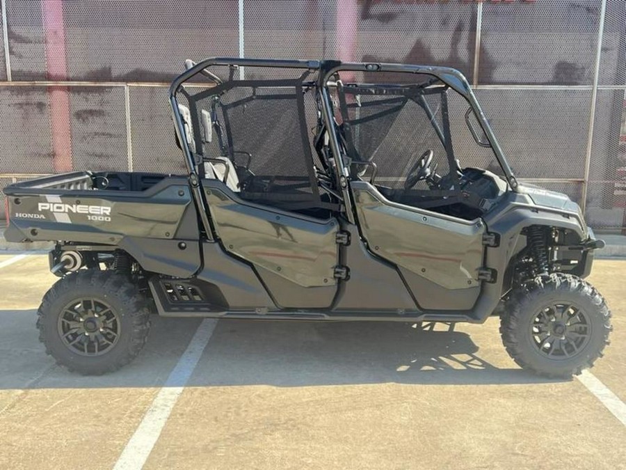 2025 Honda® Pioneer 1000-6 Deluxe Crew