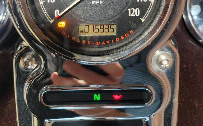 2014 Harley-Davidson® Switchback™ BLACKND CAYENNE FLD103