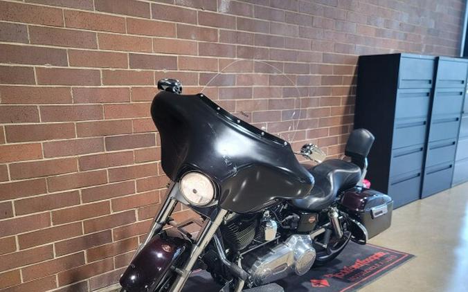 2014 Harley-Davidson® Switchback™ BLACKND CAYENNE FLD103