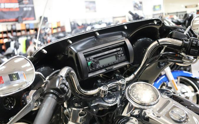 2014 Harley-Davidson® Switchback™ BLACKND CAYENNE FLD103