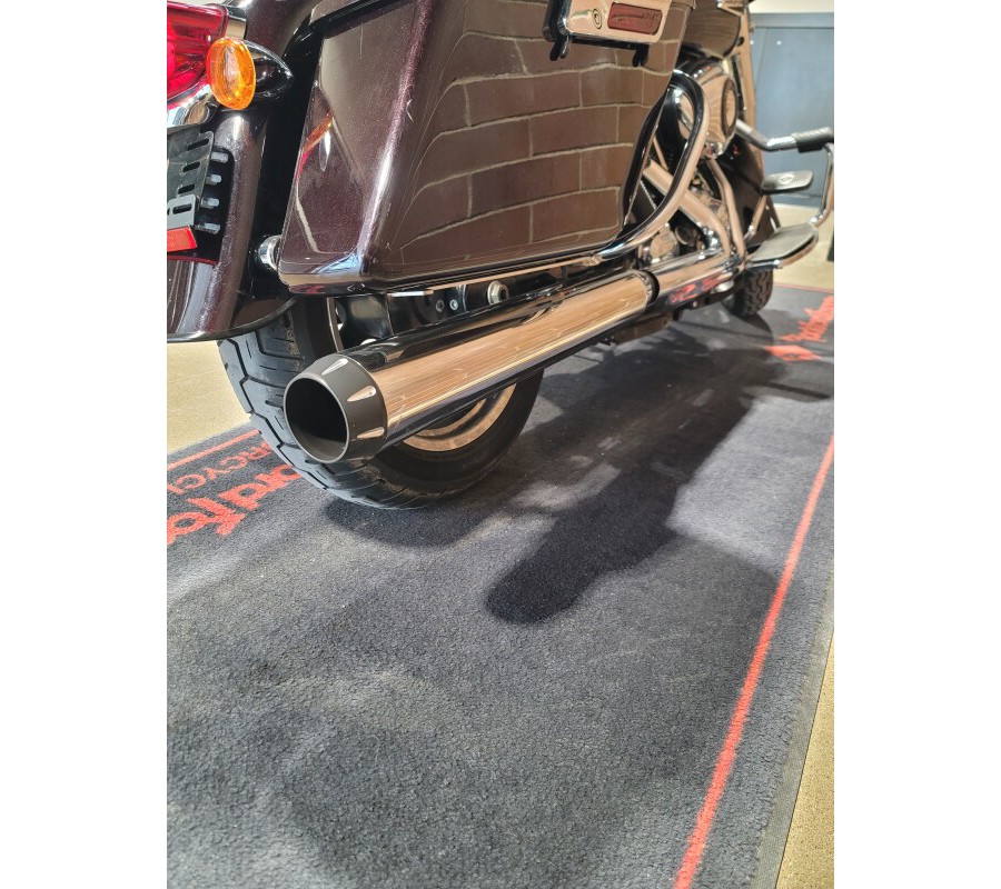 2014 Harley-Davidson® Switchback™ BLACKND CAYENNE FLD103