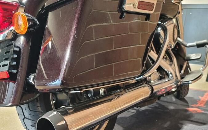 2014 Harley-Davidson® Switchback™ BLACKND CAYENNE FLD103