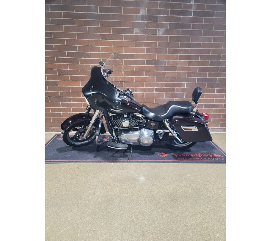 2014 Harley-Davidson® Switchback™ BLACKND CAYENNE FLD103