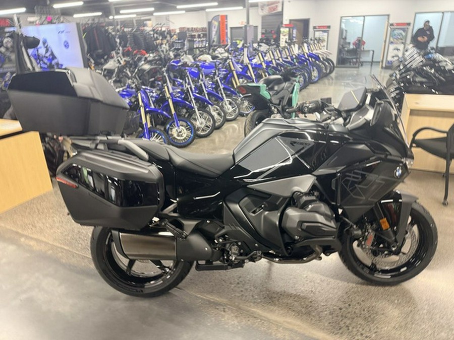 2026 BMW R 1300 RT Triple Black
