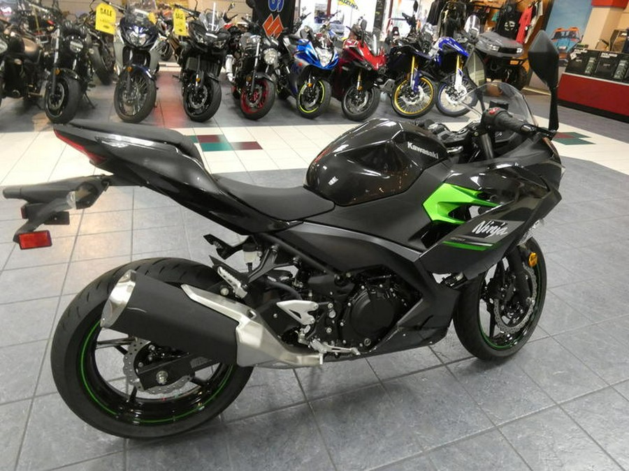 2023 Kawasaki Ninja® 400 Matrix Camo Gray/Metallic Matte Carbon Gray