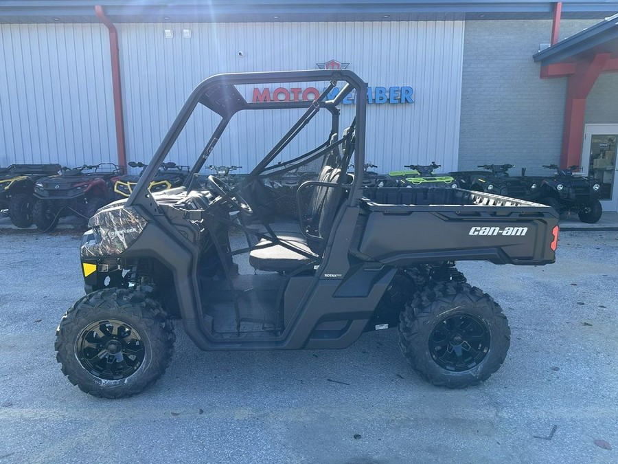 2024 Can-Am® SSV DEF DPS 62 HD9 CA 24