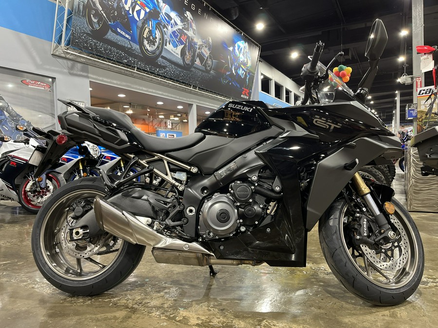 2024 SUZUKI GSX-S1000GT+