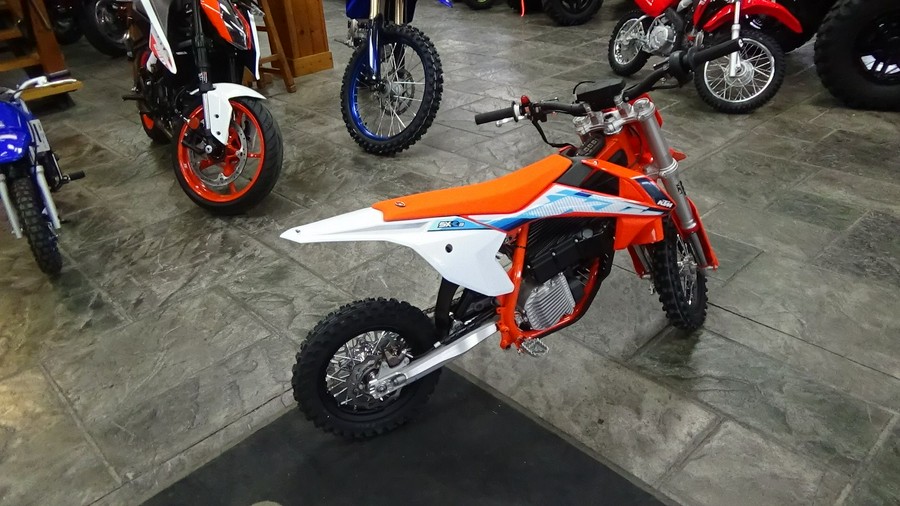 2024 KTM SX-E 3