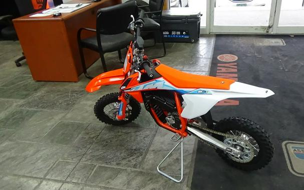 2024 KTM SX-E 3