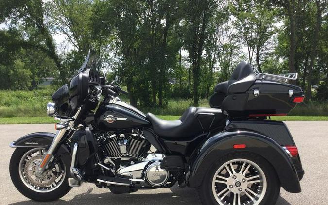 2022 Harley-Davidson® FLHTCUTG - Tri Glide® Ultra