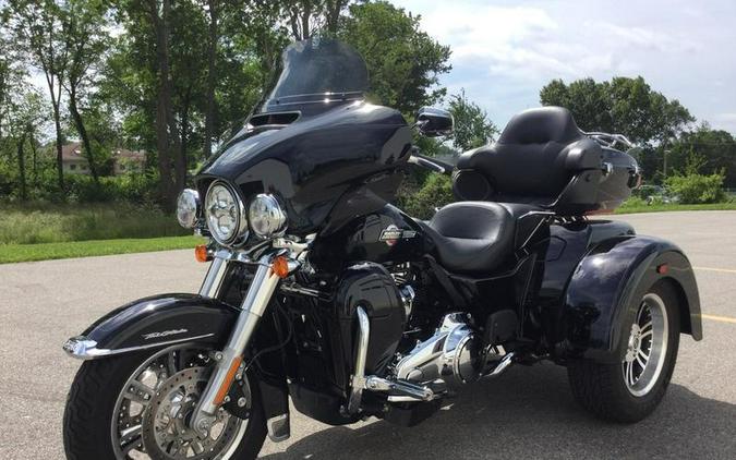 2022 Harley-Davidson® FLHTCUTG - Tri Glide® Ultra
