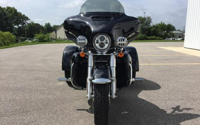 2022 Harley-Davidson® FLHTCUTG - Tri Glide® Ultra