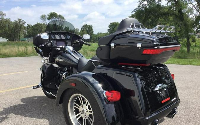2022 Harley-Davidson® FLHTCUTG - Tri Glide® Ultra