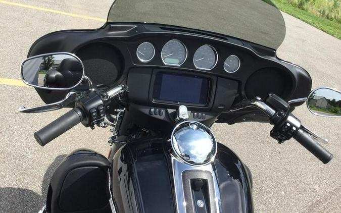 2022 Harley-Davidson® FLHTCUTG - Tri Glide® Ultra