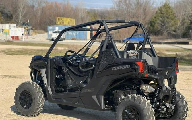 2026 Can-Am Maverick Trail DPS 700