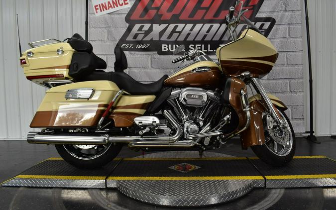 2011 Harley-Davidson® FLTRUSE - CVO™ Road Glide® Ultra