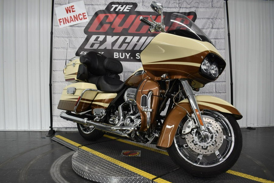 2011 Harley-Davidson® FLTRUSE - CVO™ Road Glide® Ultra