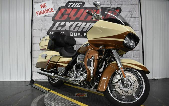 2011 Harley-Davidson® FLTRUSE - CVO™ Road Glide® Ultra