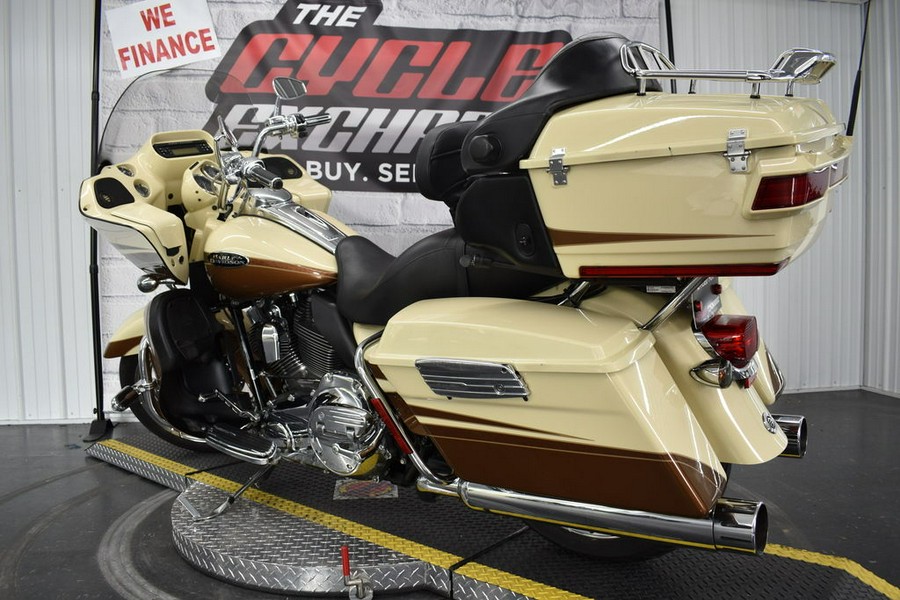 2011 Harley-Davidson® FLTRUSE - CVO™ Road Glide® Ultra