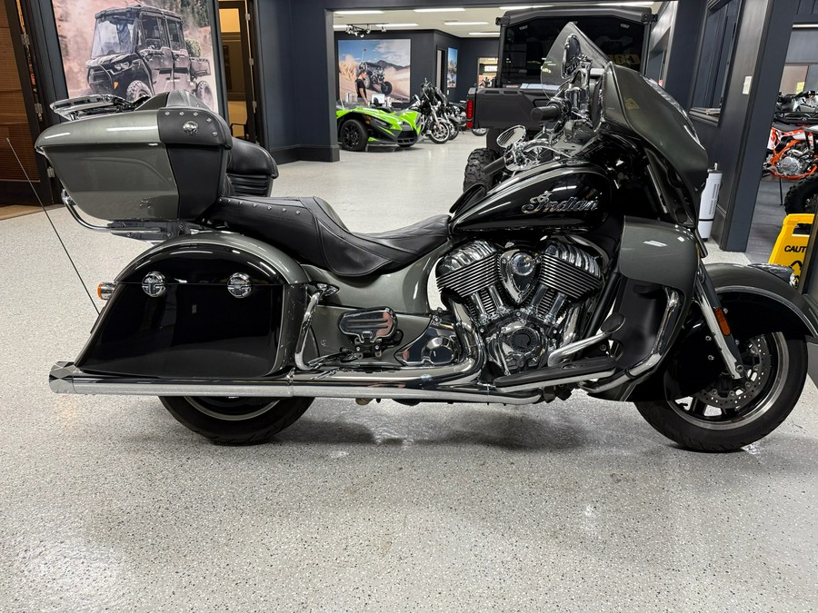 2021 Indian Roadmaster® Dark Horse®