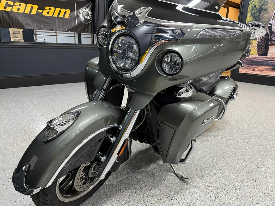 2021 Indian Roadmaster® Dark Horse®