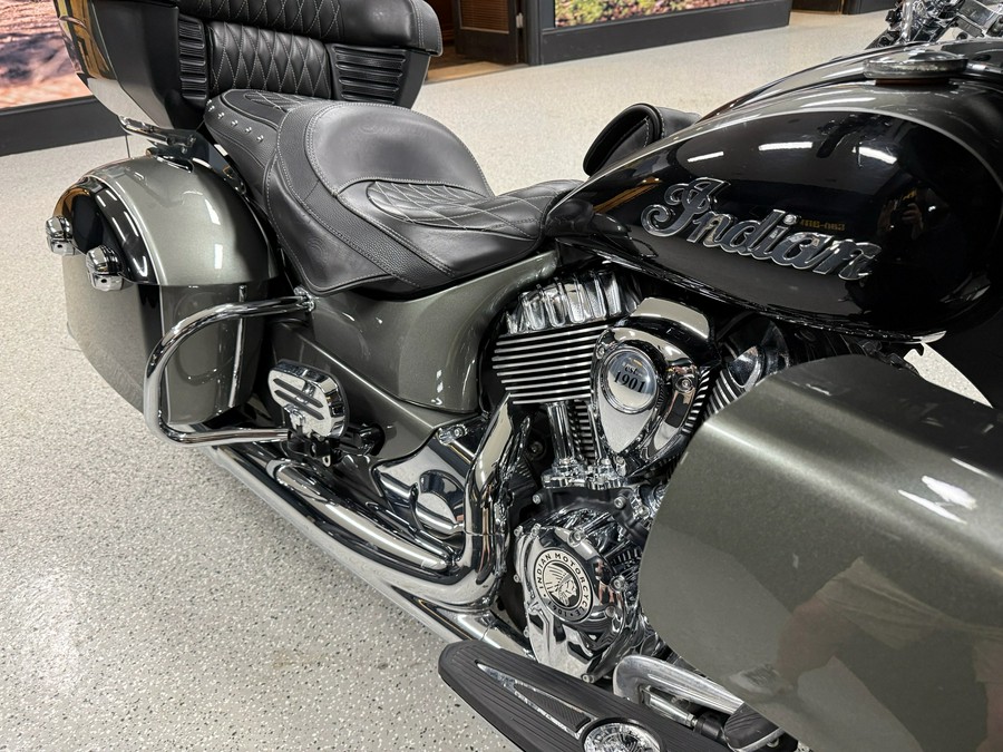2021 Indian Roadmaster® Dark Horse®