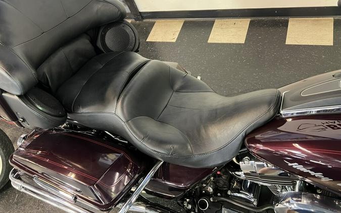 2006 Harley-Davidson Electra Glide® Ultra Classic® Black Cherry FLHTCUI