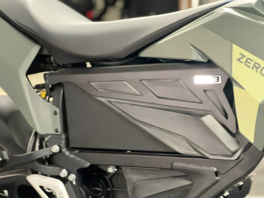 2015 Zero Motorcycles Zero FX™ Stealth Fighter ZF5.7