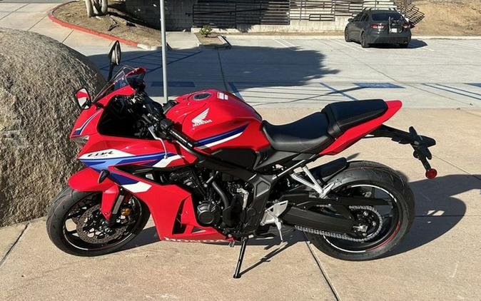 2026 Honda CBR650R E-Clutch