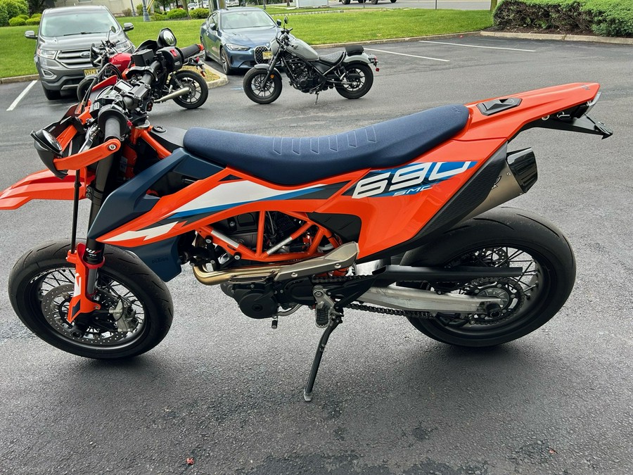 2023 KTM SMC 690 R