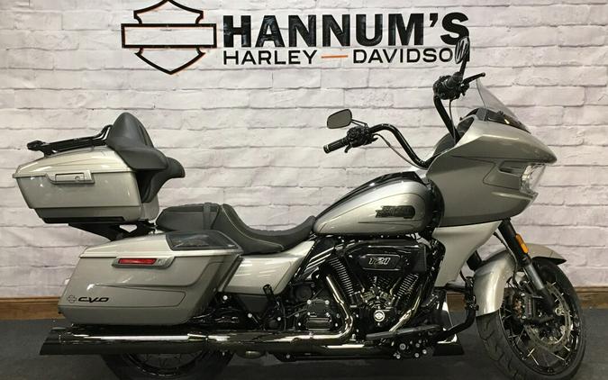 2023 Harley-Davidson CVO™ Road Glide Dark Platinum w/Pinstripe FLTRXSE