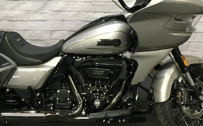 2023 Harley-Davidson CVO™ Road Glide Dark Platinum w/Pinstripe FLTRXSE