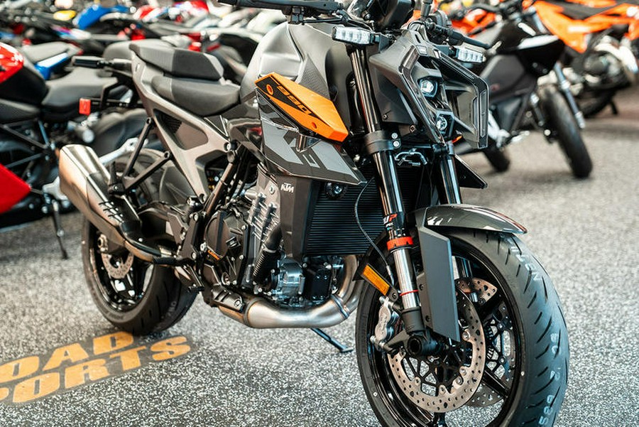 2024 KTM 990 Duke