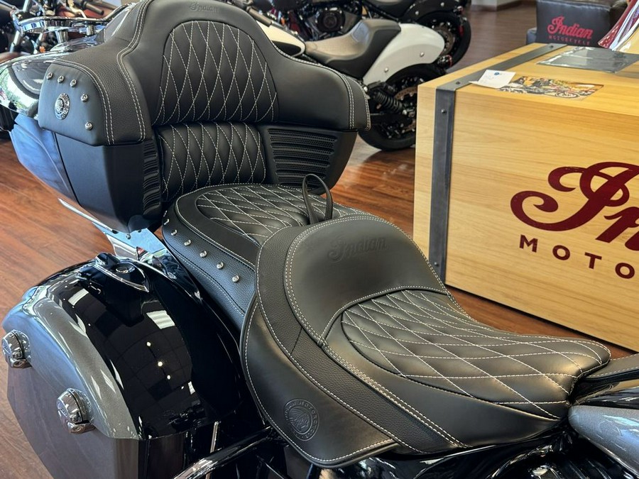 2024 Indian Motorcycle® Roadmaster® Black Metallic/Titanium Metallic