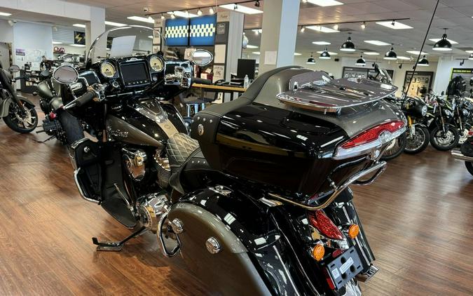 2024 Indian Motorcycle® Roadmaster® Black Metallic/Titanium Metallic