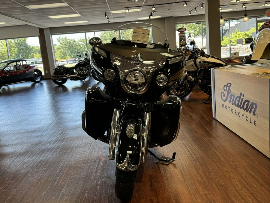 2024 Indian Motorcycle® Roadmaster® Black Metallic/Titanium Metallic