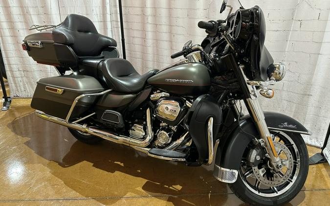 2019 Harley-Davidson Ultra Limited FLHTK Industrial Gray Denim/Black Denim