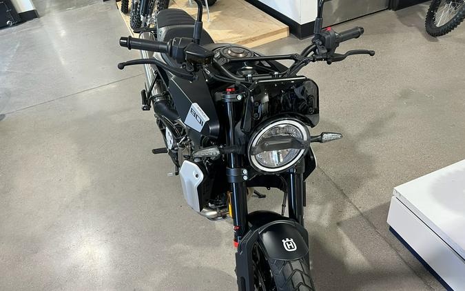 2025 Husqvarna Svartpilen 801