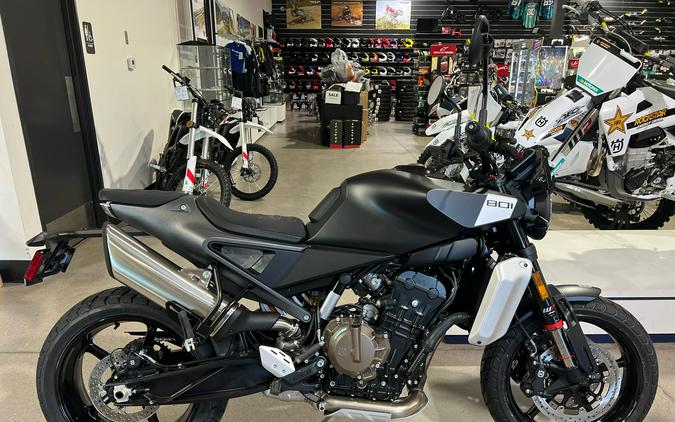 2025 Husqvarna Svartpilen 801